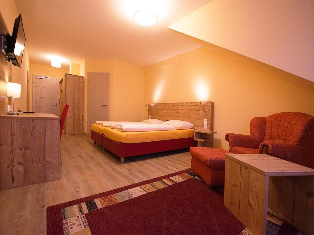 Landgasthof Schwarzes Ross Ansbach Buitenkant foto